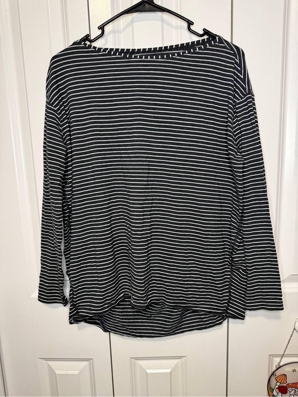 Lululemon Womans Athletic Long Sleeve
Dark Gray Striped Top